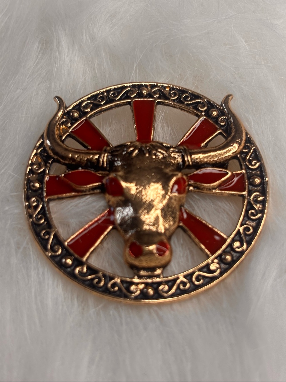 Western Longhorn Steer Skull Brooch Red Enamel Gold Tone Pin